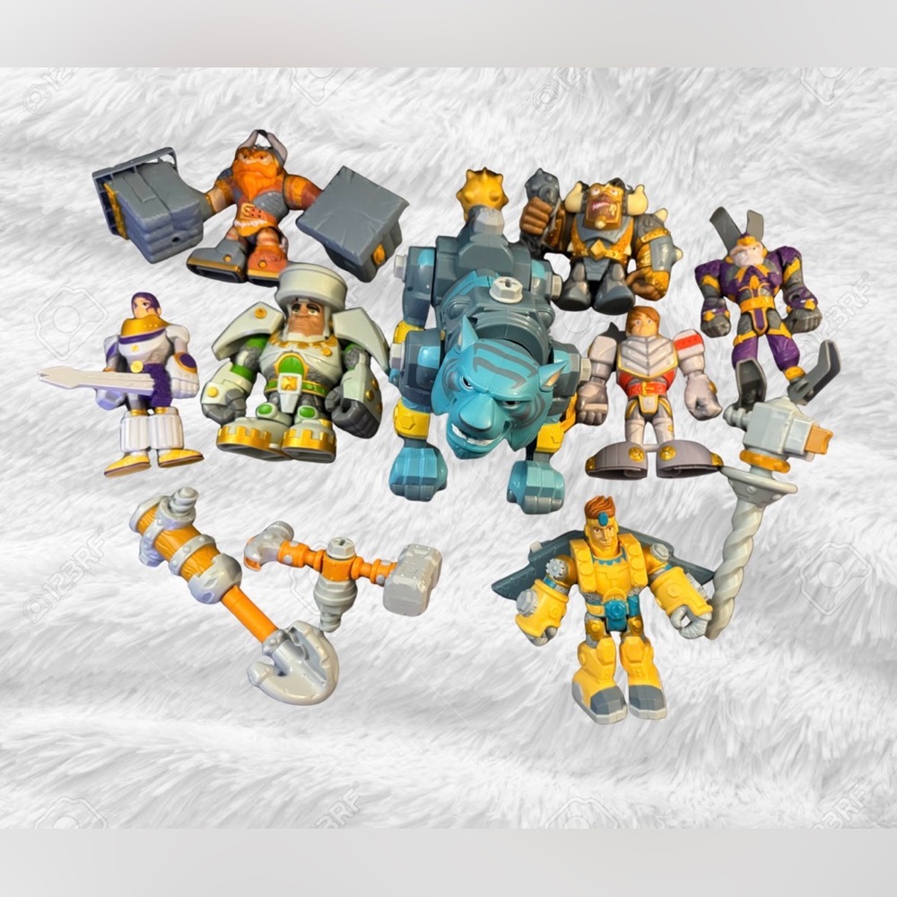 Little Tikes Kingdom Builders, Bundle of 8 transforming figures!